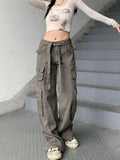 Pocket-Detail Vintage Cargo Jeans-Outfit