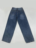 Light Washed Boyfriend Jeans-Outfit