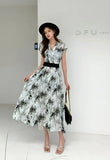Fongt Light Luxury Retro Sleeveless V-Neck Print Dress Women's Summer Waists Thin Temperament Elegant Famous Dress