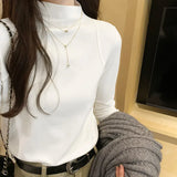 Long-Sleeved Bottomed Shirt With A Half-High Collar A New Chic White T-Shirt In Autumn And Winter Shows A Thin Fishbone