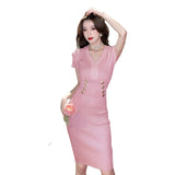 Temperament Xiaoxiang Name Yuanfeng Short-Sleeved V-Neck Knitted Dress A Woman's Waist Shows A Thin Waist And A Middle-Style Skirt With Hips-Outfit