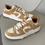 Retro Casual Love Sneakers-Outfit