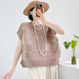 Fongt Folded Wearing Short-Sleeved Summer Design Thin Airable Short-Sized Folding Top