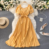 Retro Solid Color Temperament French Collar Hepburn Style Short-Sleeved Waist Show Thin Pleated Dress Large Skirt-Outfit
