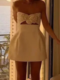 Fongt 2025 Fashion New Niche Design Three-Dimensional Flower Decoration Sexy Waist-Swaple Short