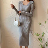 Simple Bottom-Knitted Dress With V-Collar And Bare Shoulders In A Long Knitted Hip-Bottomed Dress-Outfit