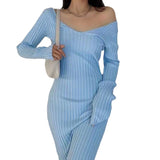 Simple Bottom-Knitted Dress With V-Collar And Bare Shoulders In A Long Knitted Hip-Bottomed Dress-Outfit