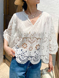 Fongt Hollow Famous Lady Small Fragrant Suit Female Design Sense French White Lace Shirt South Oil Women's Summer