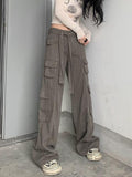 Pocket-Detail Vintage Cargo Jeans-Outfit