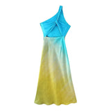 New Summer Dress With Sloping Shoulders And Bare Back-Outfit