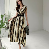 Fongt Light Luxury Retro Sleeveless V-Neck Print Dress Women's Summer Waists Thin Temperament Elegant Famous Dress