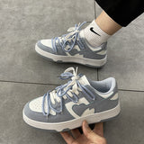 Retro Casual Love Sneakers-Outfit