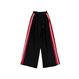 Contrast Side Stripe Baggy Sweatpants-Outfit