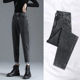 Fongt Fall 2024 Model Is Loose And Skinny Turdad Pants-Outfit